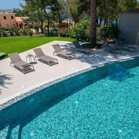Seashell Luxury - 1 Apartment Lixouri
